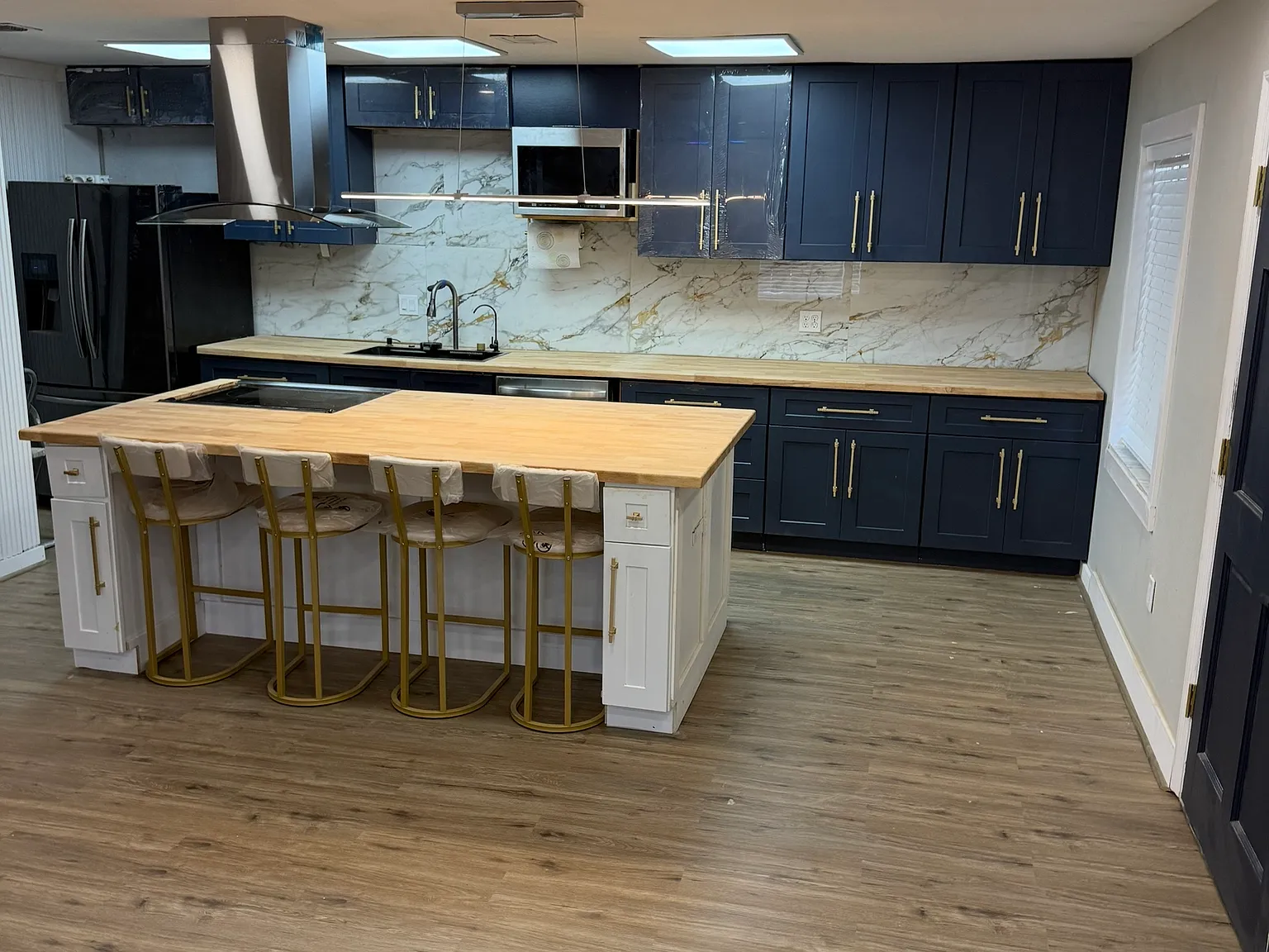 2 bed, 1000 sqft, $1,695 — Photo 2