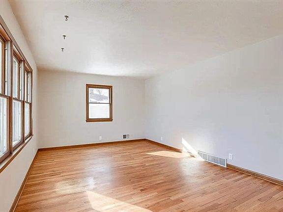 3rd image of 3332 N 206th St