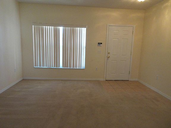 3rd image of 942 Stockport Dr