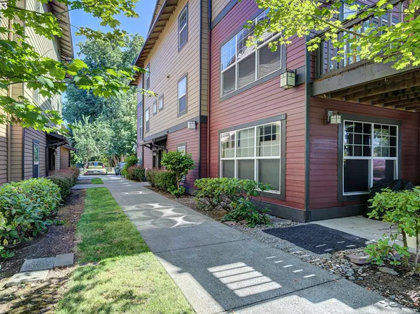 22810 SW Forest Creek Dr Unit 201, Sherwood, OR 97140