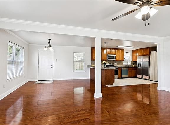 4th image of 215 Citrus Rd