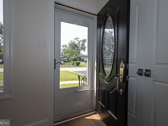 4th image of 503 Poplar Rd