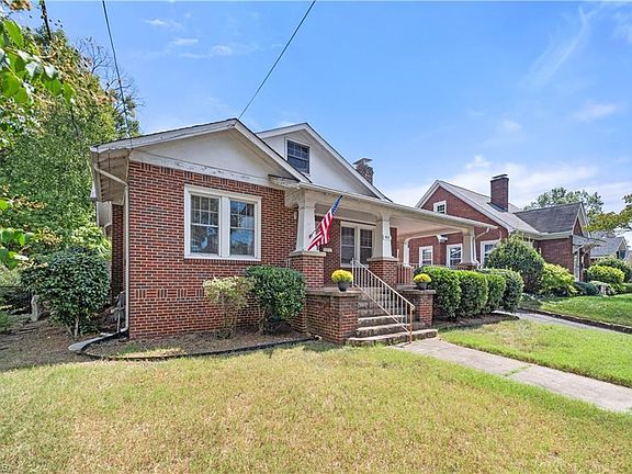 3rd image of 905 Miller St