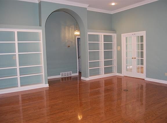 3rd image of 2718 Sweet Oaks Cir