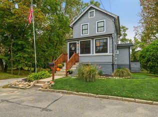 98 Altamont Ave, Sea Cliff, NY 11579