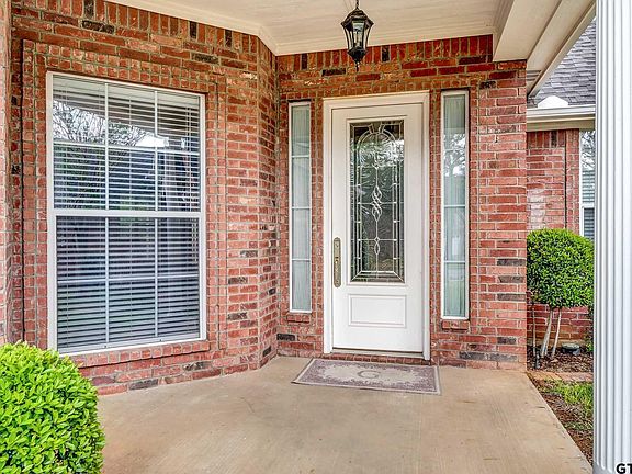 3rd image of 3131 Granbury Ct