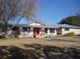 6 Mountain Ridge Rd, Fredericksburg, TX 78624