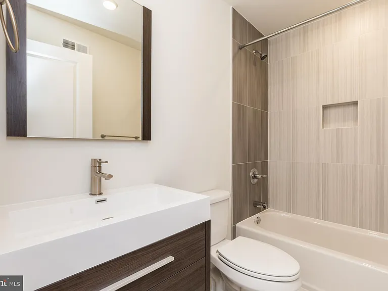 806 N Burns St #1 — Photo 12