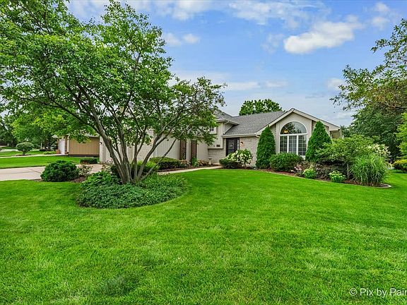 2nd image of 708 Ravinia Dr