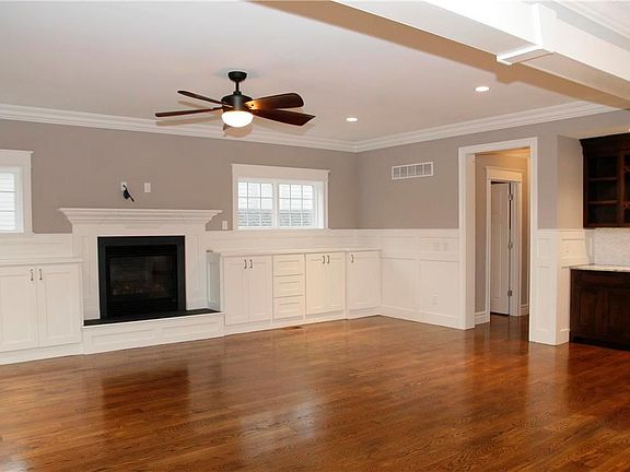2nd image of 755 Kirkham Ave