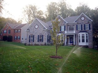 4709 Groves Ln, Fairfax, VA 22030