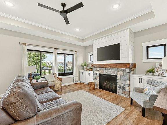 4th image of 867 Grand Ridge Dr NE