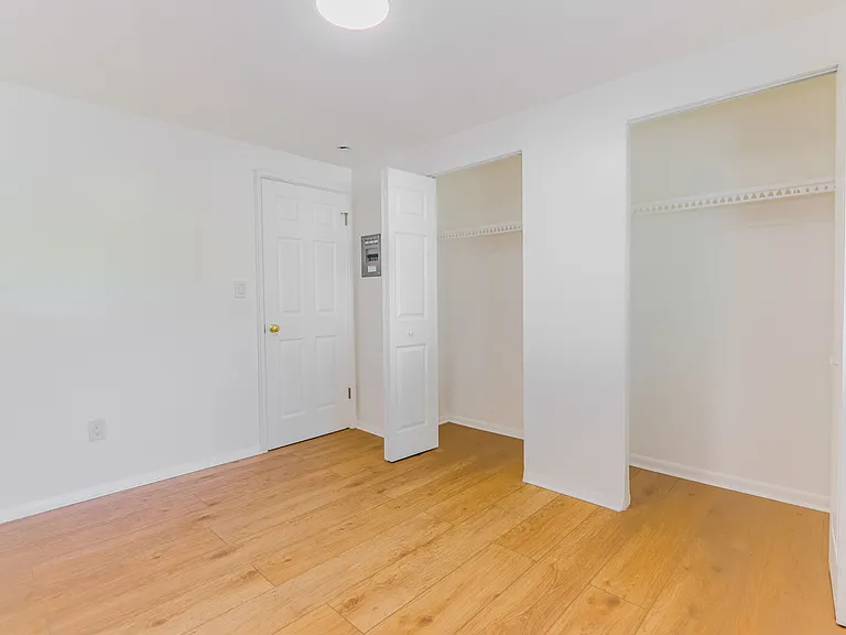 1342 W 114th St #11 — Photo 9