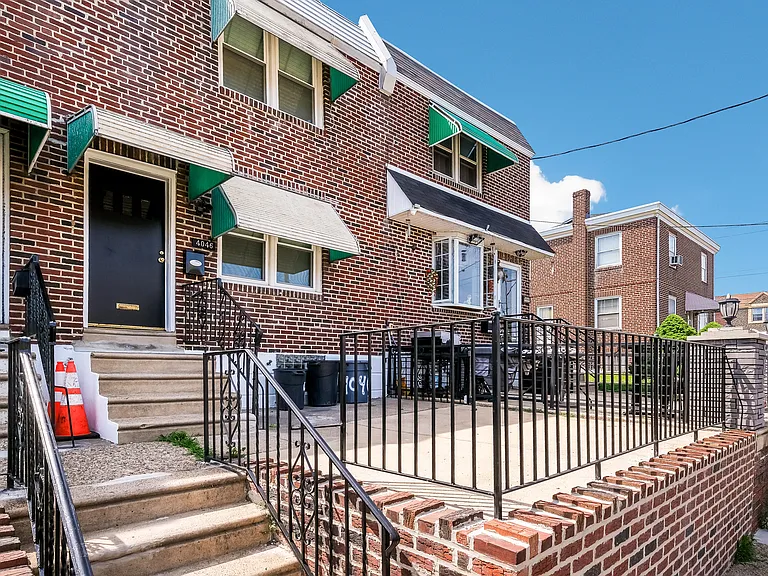 4046 Lawndale St — Photo 2