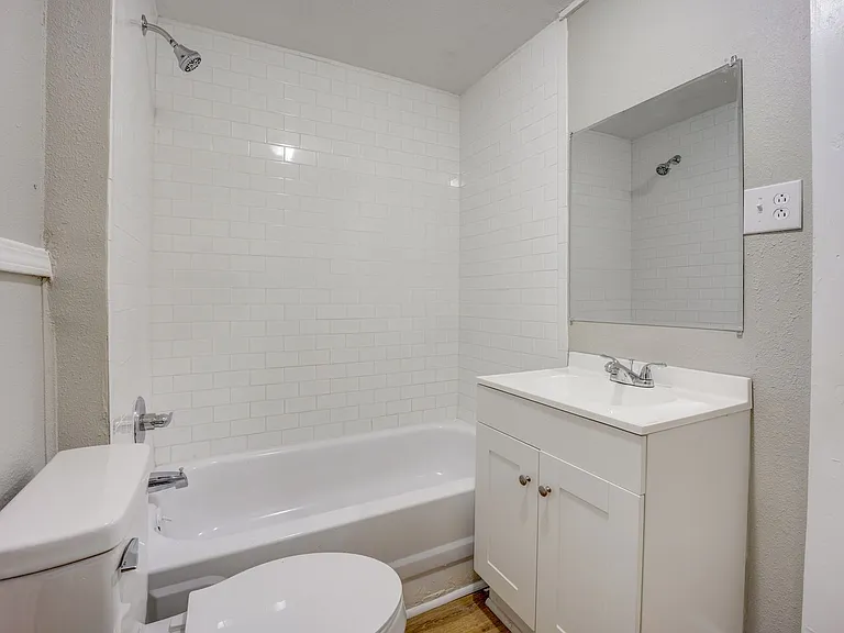 1316 S 22nd St — Photo 7