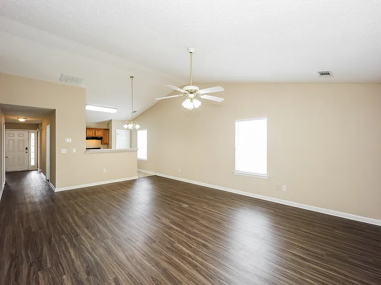 2167 Red Oak Cir — Photo 4