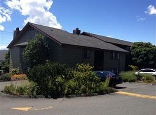 270 SE Barrington Dr APT 203, Oak Harbor, WA 98277