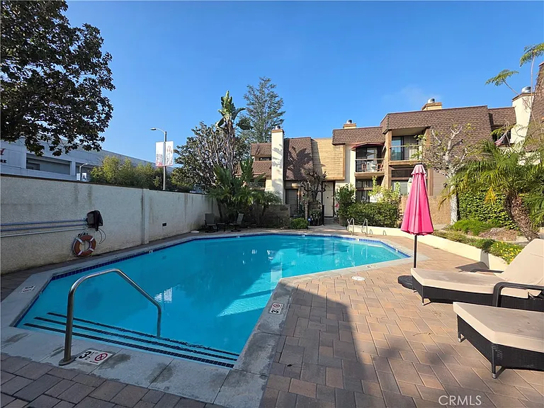 13963 Riverside Dr #13963 — Photo 6