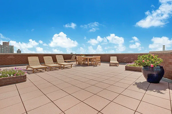 Sold by Level Group | media 11