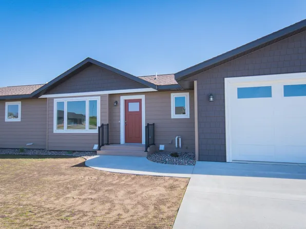352 Halfaday Dr, Sauk Centre, MN 56378