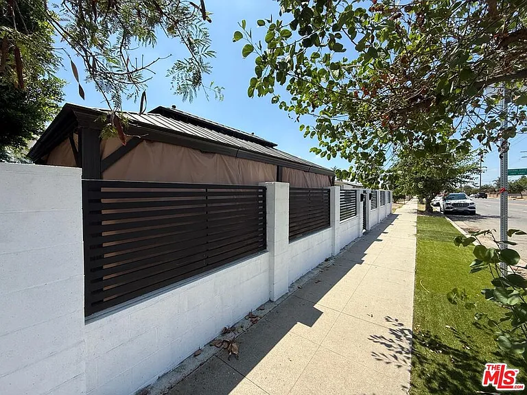 12308 Sheldon St — Photo 3