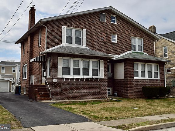 2nd image of 110 E Oak Ln