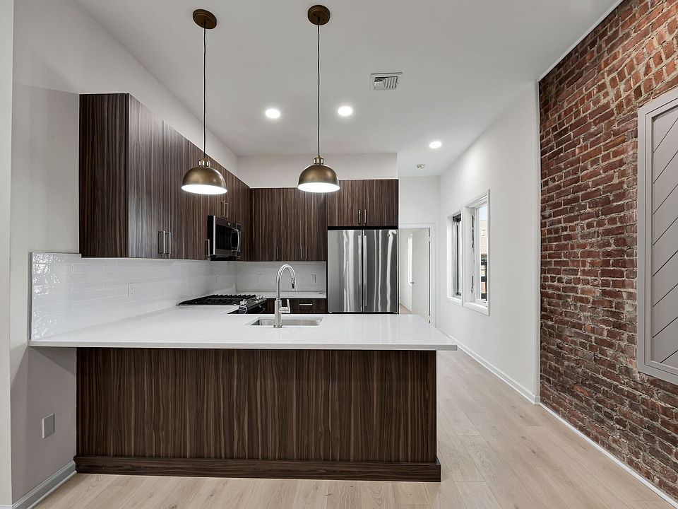 1st image of 162 Westwood Ave #1
