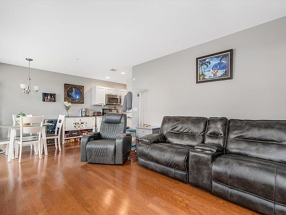 4th image of 75 Deerwood Drive #C