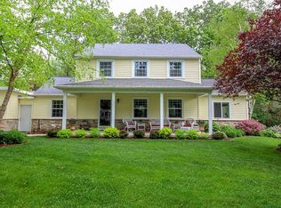 W9458 Golf Side Ln, Cambridge, WI 53523