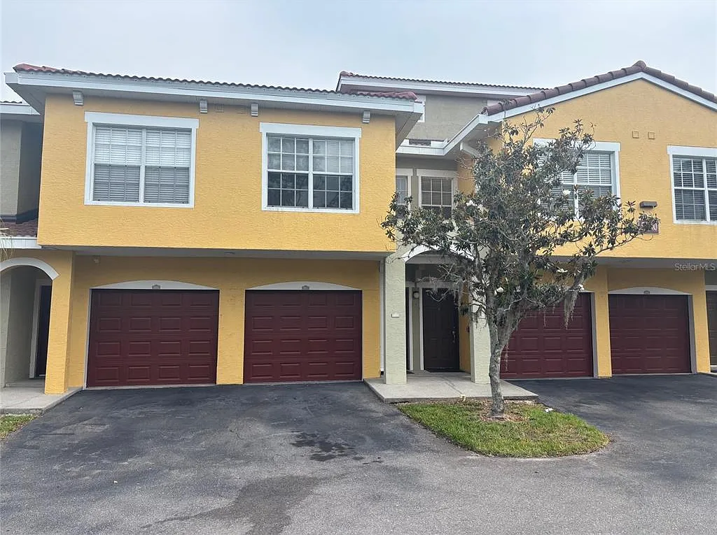 3 bed, 2.0 bath, 1615 sqft, $2,300 — Photo 1