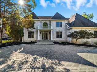 32 Moeser Pl, Old Tappan Boro, NJ 07675