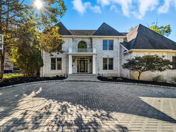 32 Moeser Pl, Old Tappan Boro, NJ 07675