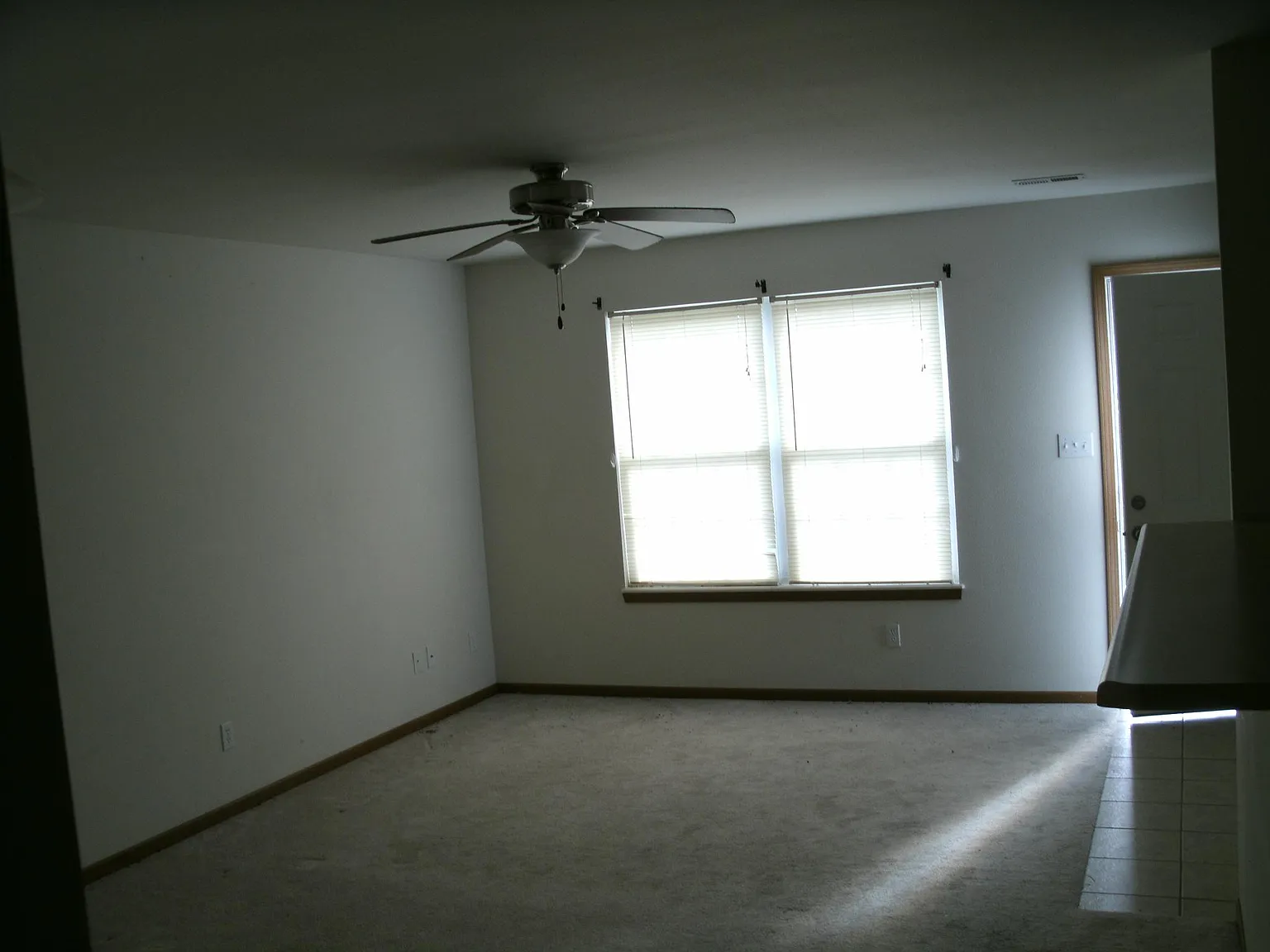 3 bed, 1200 sqft, $1,250 — Photo 4
