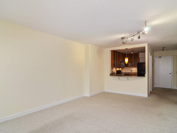 Kitchen / Living Room