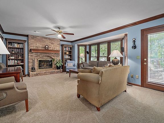 5th image of 12924 Kings Row Ln