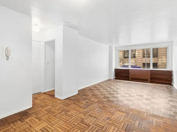 301 E 22nd St APT 2K, New York, NY 10010