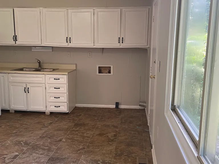 116 Abbeville Ave NW — Photo 4