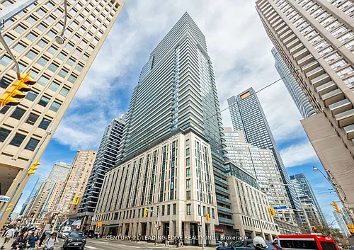 955 Bay St #913 Photo 1