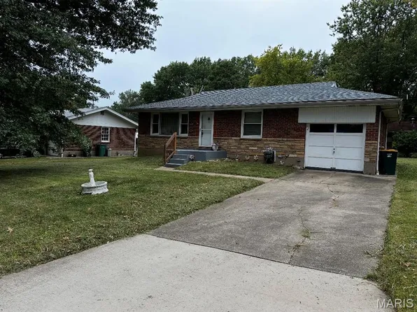 9631 Griffin Dr, Saint Louis, MO 63137