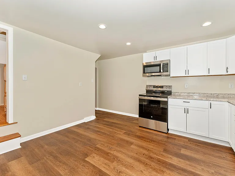 72 Wayside Ave — Photo 19