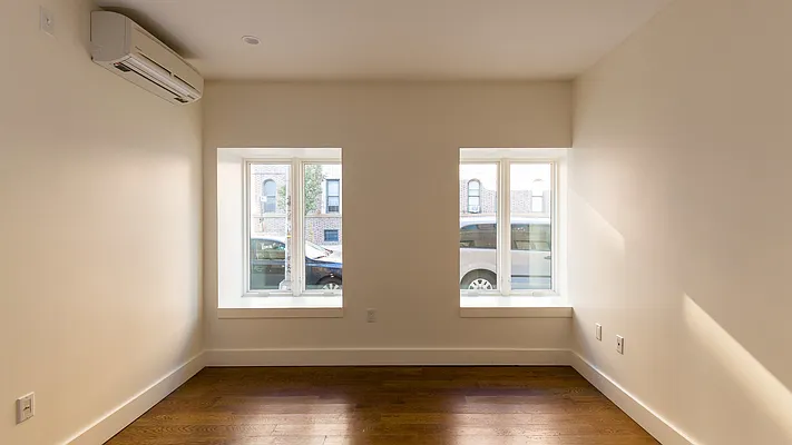 Rented by Nooklyn NYC LLC | media 49