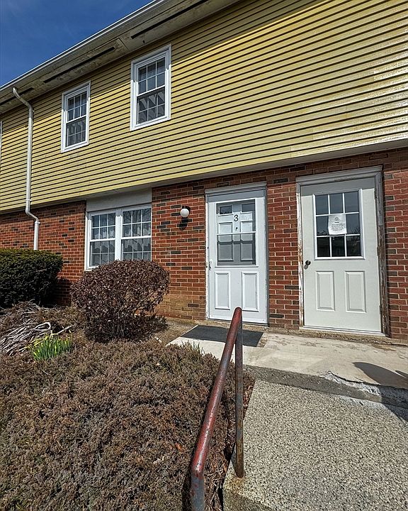 1st image of 252 West St APT 3