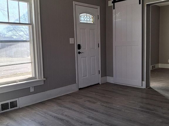 2nd image of 1110 High St