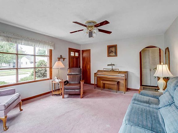 3rd image of 622 Lake Ave