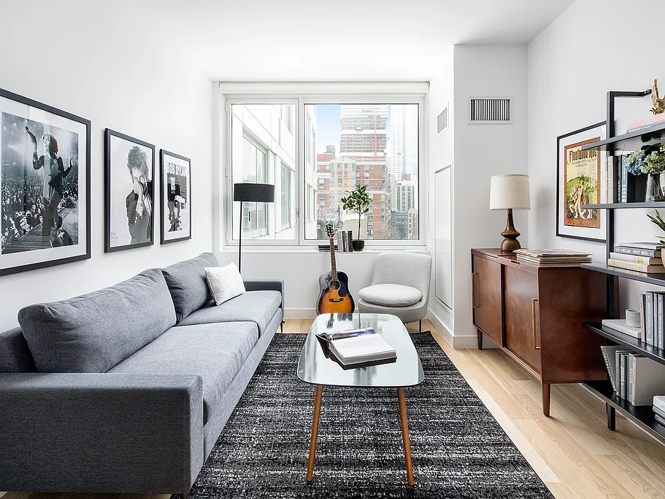 515 9th Ave #6D