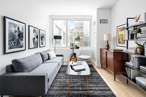 515 9th Ave #10E Photo 1