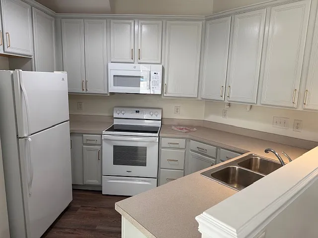 526 Elm Ave — Photo 14