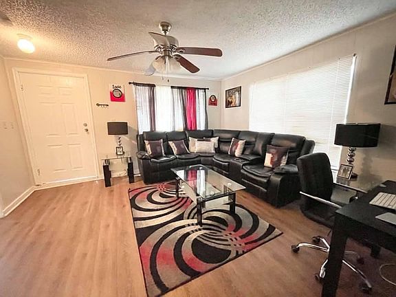 2nd image of 1011 Kane St
