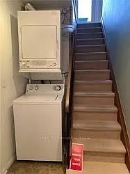 4 Sully Cres #UPPER — Photo 2