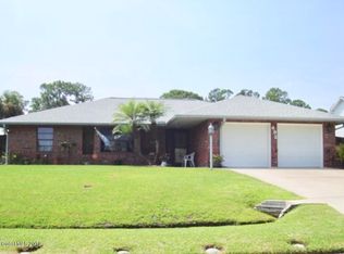 492 Rheine Rd NW, Palm Bay, FL 32907